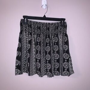 Black and white Aztec design skirt Hollister size small
